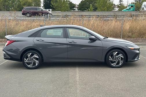 2025 Hyundai ELANTRA HEV SEL Sport
