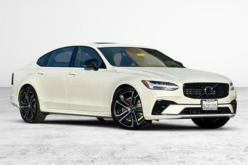 2021 Volvo S90 Recharge Plug-In Hybrid T8 R-Design