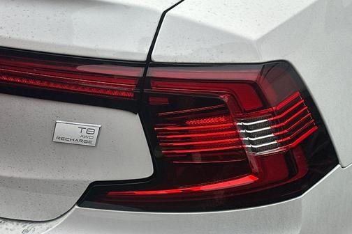 2021 Volvo S90 Recharge Plug-In Hybrid T8 R-Design