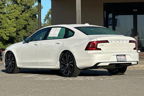 2021 Volvo S90 Recharge Plug-In Hybrid T8 R-Design