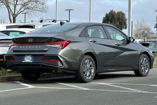 2026 Hyundai ELANTRA HEV Blue