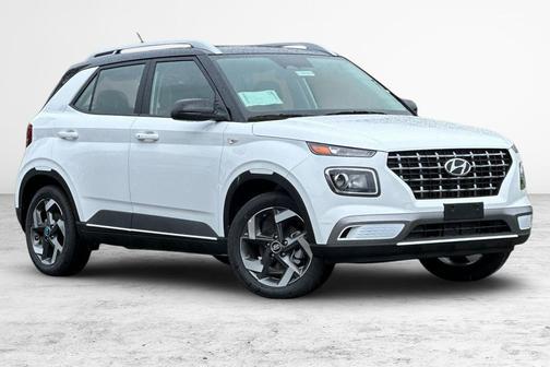 Lunar White w/Black Roof 2026 Hyundai VENUE SEL w/Two-Tone Roof