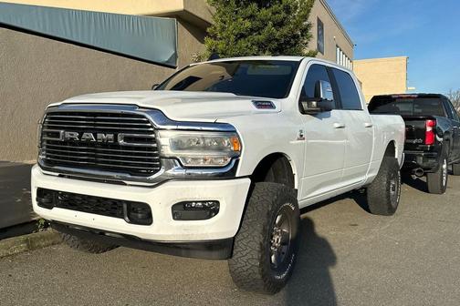 2023 RAM 2500 Laramie Crew Cab 4x4 6'4' Box