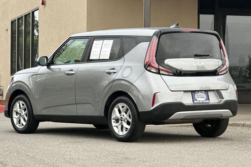 2024 Kia Soul LX