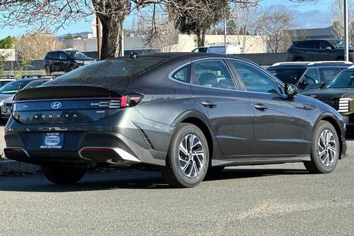2026 Hyundai SONATA Hybrid Base