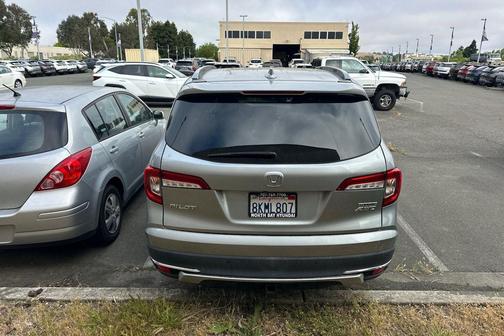 Lunar Silver Metallic 2019 Honda Pilot Touring 8-Passenger