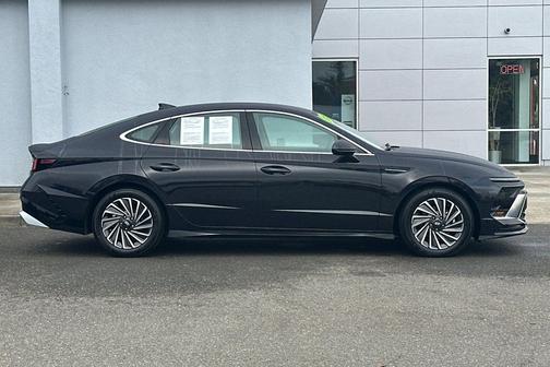 2024 Hyundai SONATA Hybrid SE