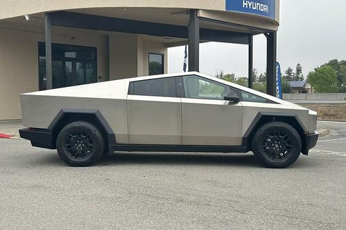 2024 Tesla Cybertruck Cyberbeast