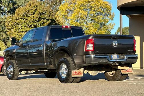 2024 RAM 3500 Tradesman Crew Cab 4x4 8' Box