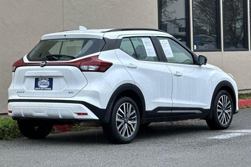 2023 Nissan Kicks SR