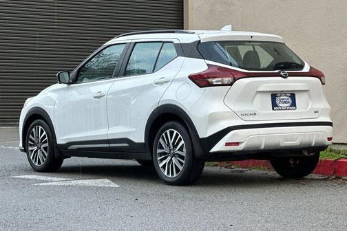 2023 Nissan Kicks SR