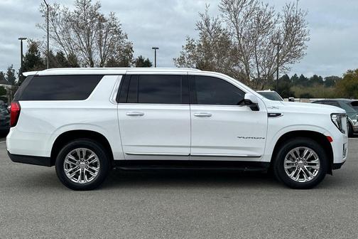 2022 GMC Yukon XL SLT