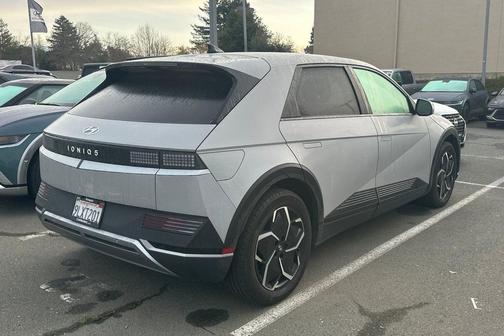 2024 Hyundai IONIQ 5 SEL