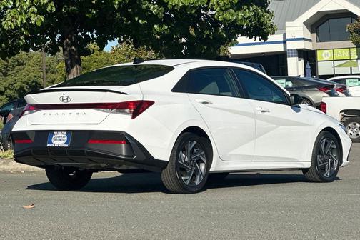 2025 Hyundai ELANTRA Sport