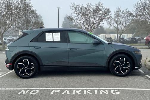 2024 Hyundai IONIQ 5 SEL