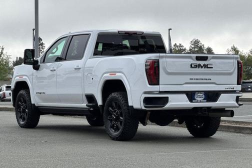 Summit White 2024 GMC Sierra 2500 AT4