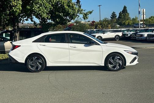 2025 Hyundai ELANTRA Sport