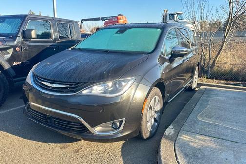 2018 Chrysler Pacifica Hybrid Limited