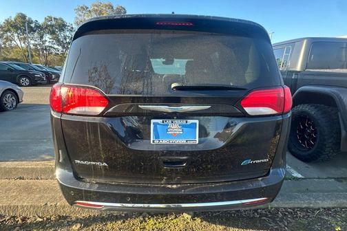 2018 Chrysler Pacifica Hybrid Limited