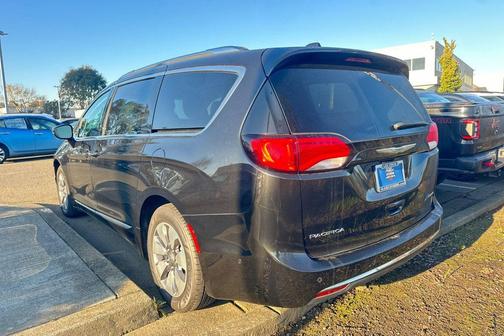 2018 Chrysler Pacifica Hybrid Limited