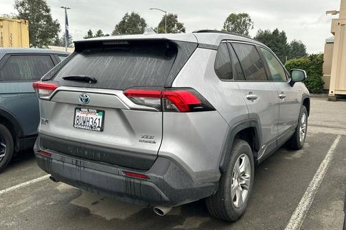 2021 Toyota RAV4 Hybrid XLE