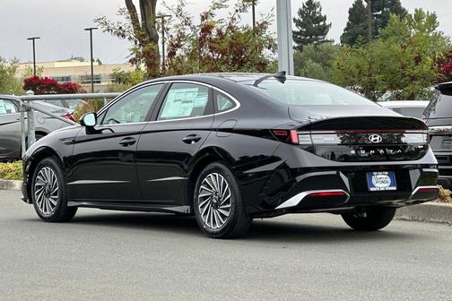 2025 Hyundai SONATA Hybrid SE