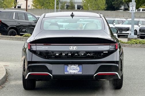 2025 Hyundai SONATA Hybrid SE