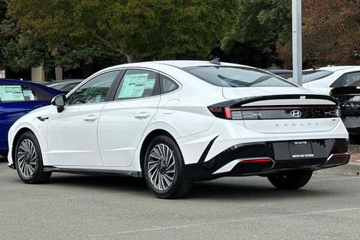 2025 Hyundai SONATA Hybrid SE