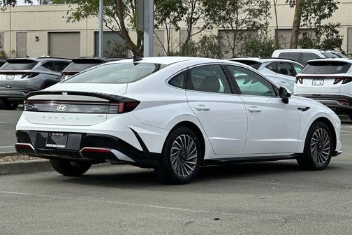 2025 Hyundai SONATA Hybrid SE