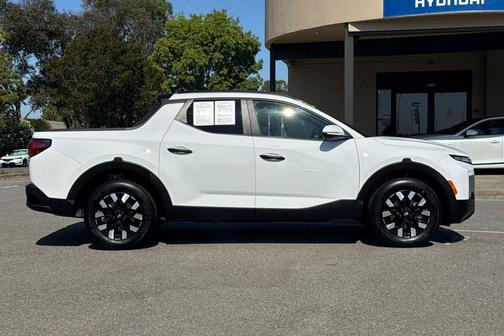 Atlas White 2026 Hyundai SANTA CRUZ SEL Activity