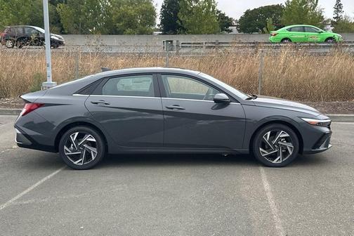 2025 Hyundai ELANTRA HEV Limited