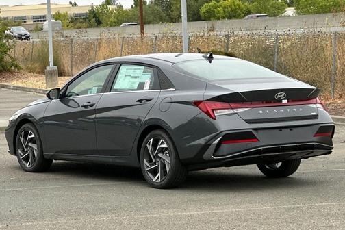 2025 Hyundai ELANTRA HEV Limited