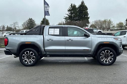2025 GMC Canyon AT4