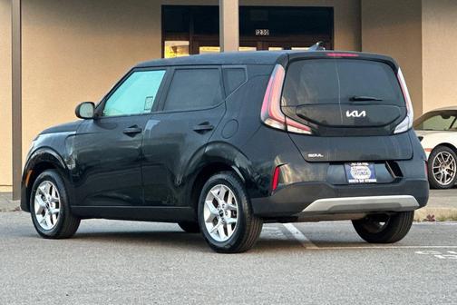 2024 Kia Soul LX