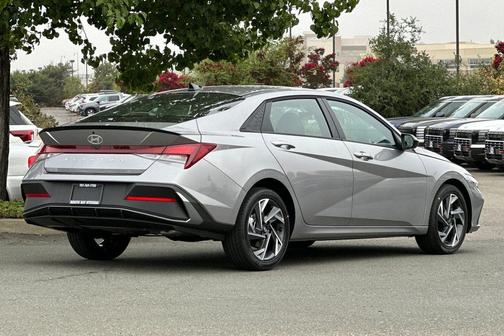 2025 Hyundai ELANTRA Sport