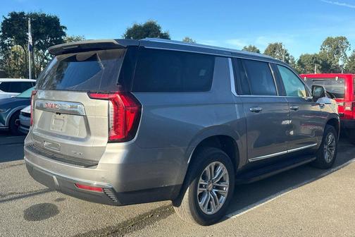 2022 GMC Yukon XL SLT