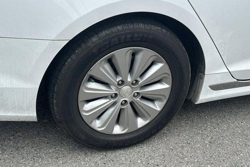 2017 Hyundai SONATA Hybrid SE