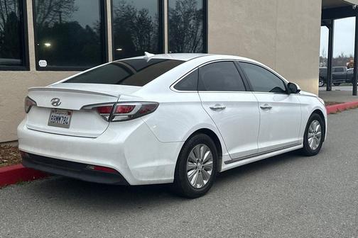 2017 Hyundai SONATA Hybrid SE