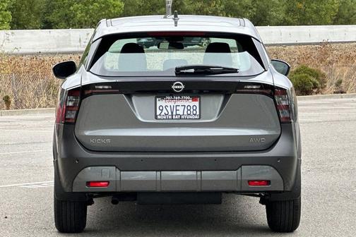 2025 Nissan Kicks S