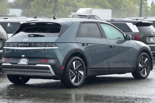 Digital Teal 2026 Hyundai IONIQ 5 SE