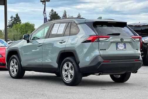 2022 Toyota RAV4 XLE