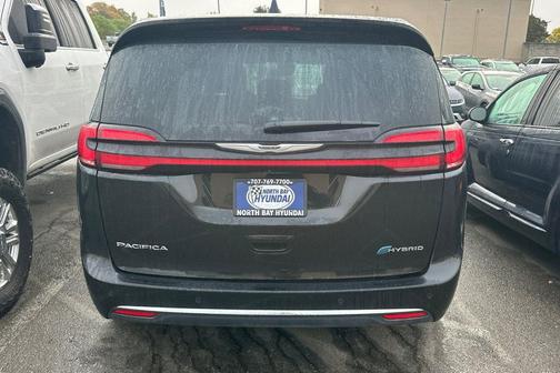 2024 Chrysler Pacifica Hybrid Select