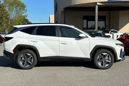Creamy White Pearl 2026 Hyundai TUCSON Hybrid SEL