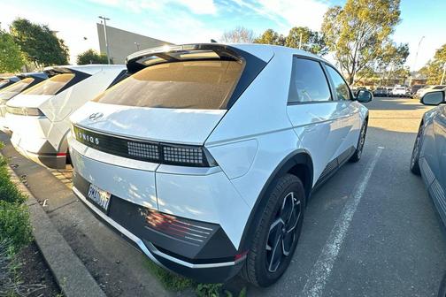 2024 Hyundai IONIQ 5 SEL