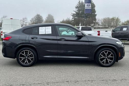 2023 BMW X4 xDrive30i