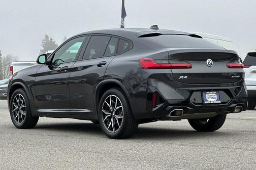 2023 BMW X4 xDrive30i