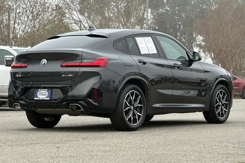 2023 BMW X4 xDrive30i