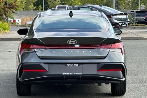 2025 Hyundai ELANTRA Limited