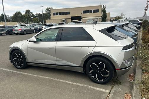 Gravity Gold (Matte Gold) 2023 Hyundai IONIQ 5 Limited