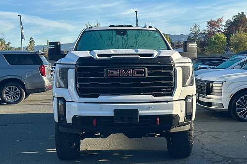 2024 GMC Sierra 2500 AT4